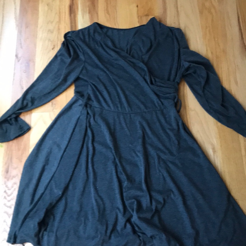 Size L dark grey long sleeve dress